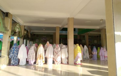 Kegiatan Sholat Dhuha Sebelum Pembelajaran Siswa Siswi MTs Miftakhul Jannah